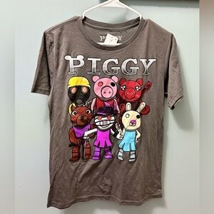 Roblox Piggy shirt and 4 figurines